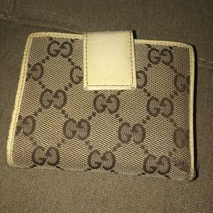 Gucci Wallet. Pre-loved but great condition!
